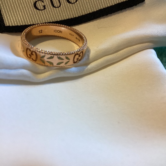Authentic GUCCI 18 k gold enamel blossom icon ring - Picture 4 of 6